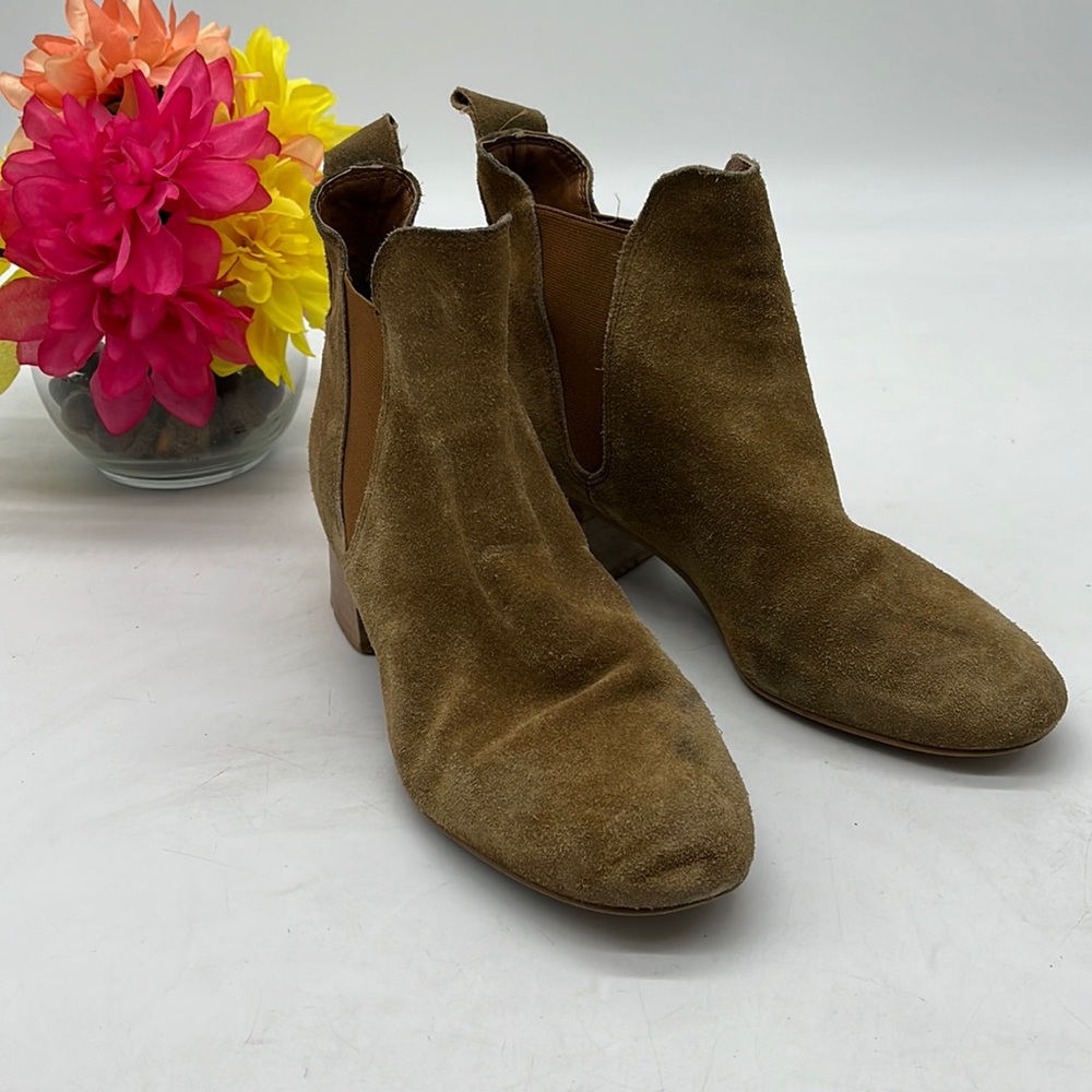 Topshop brown suede Chelsea Boot Size 8. MCA2480D